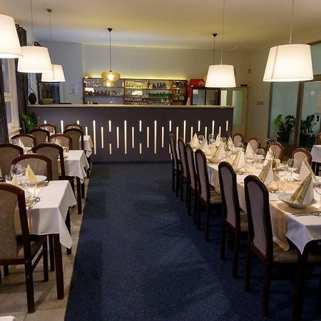 Hotel Gregor Modřice Екстериор снимка