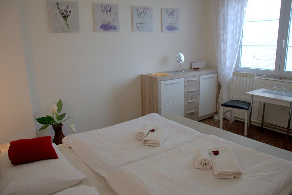 Hotel Gregor Modřice Екстериор снимка