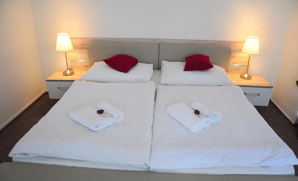 Hotel Gregor Modřice Екстериор снимка