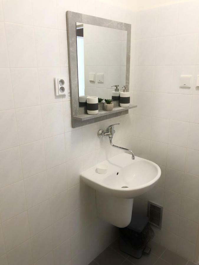 Hotel Gregor Modřice Екстериор снимка