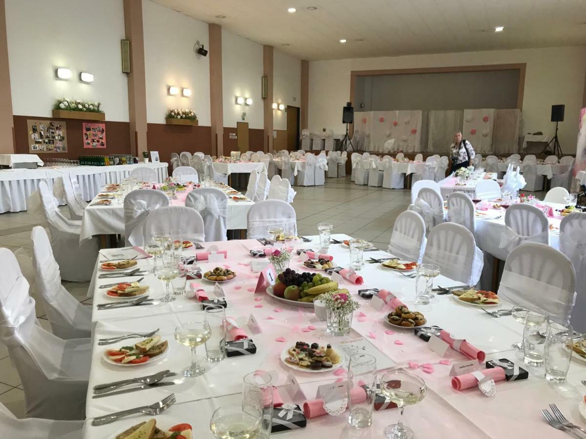Hotel Gregor Modřice Екстериор снимка