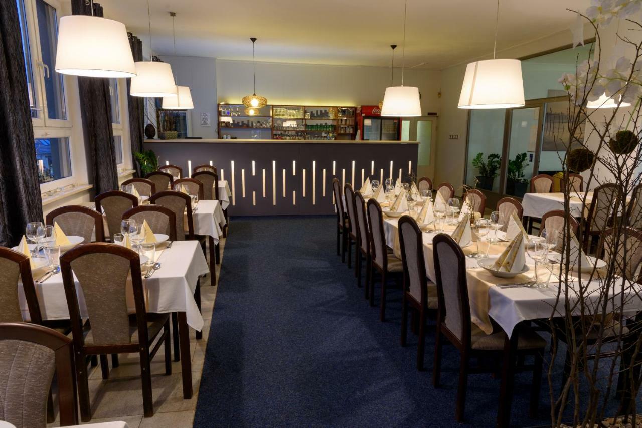 Hotel Gregor Modřice Екстериор снимка
